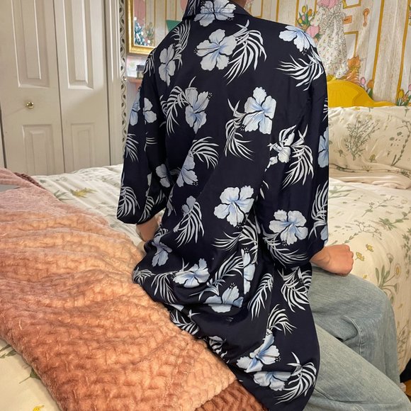 Mens XL navy blue hawaiian button up shirt! - Picture 5 of 11